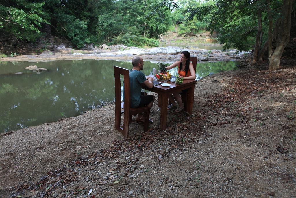 Wild Trails Udawalawe Hotel Bagian luar foto